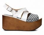 Sandalias de plataforma blancas y lunares de Albany