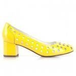 Zapatos con perforaciones de Mellow Yellow