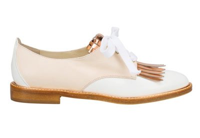 Zapatos blancos y bronce de Oscar de la Renta